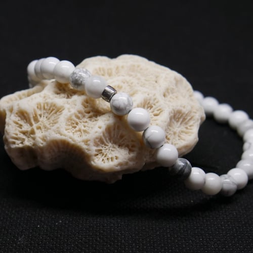 Bracelet en perles naturelles Howlite fabriqué en france